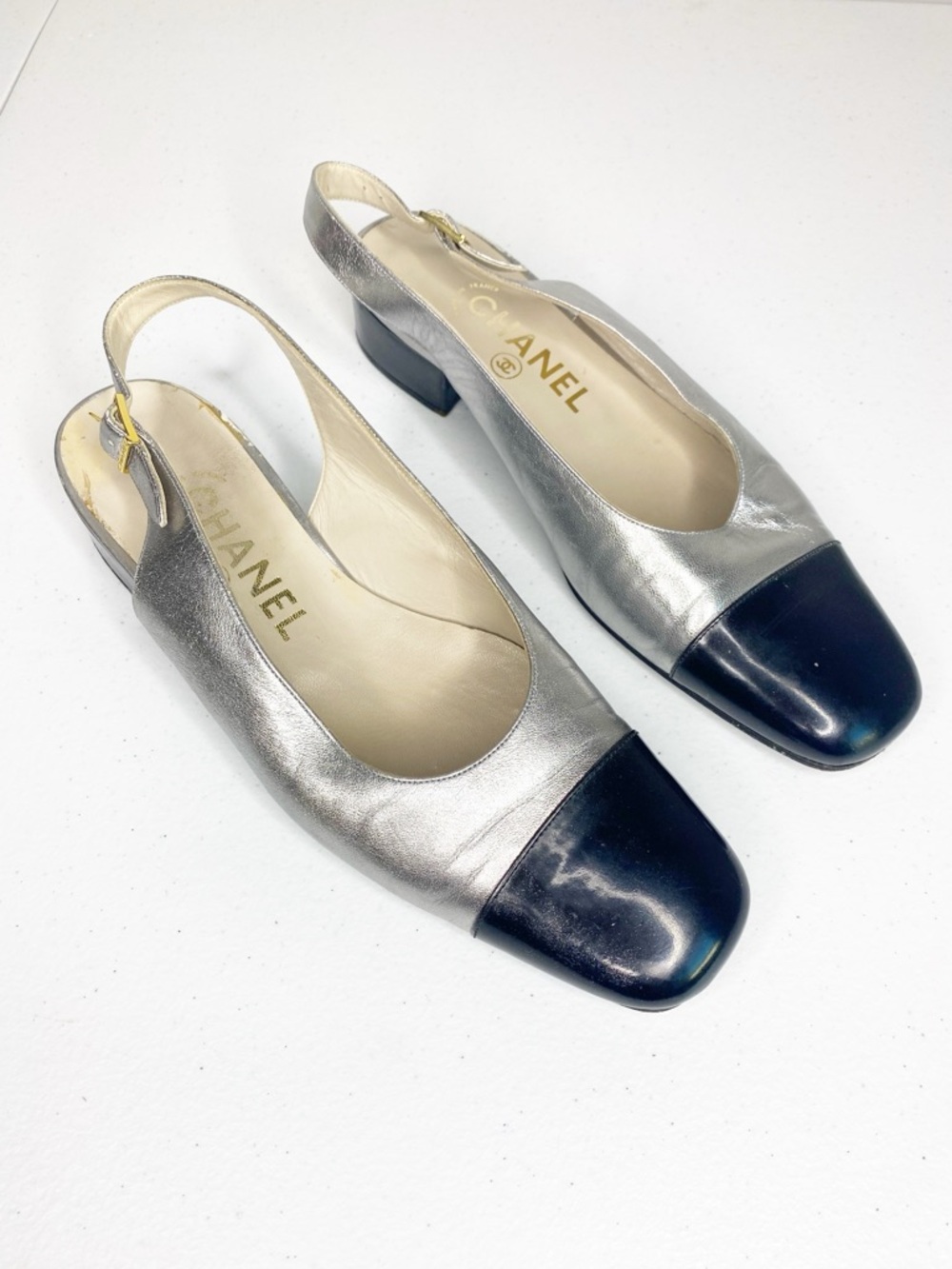 CHANEL Silver Metallic and Black Cap Toe Slingback Flats